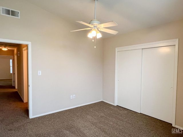 8713 Fox Creek Court, Bakersfield, CA 93312