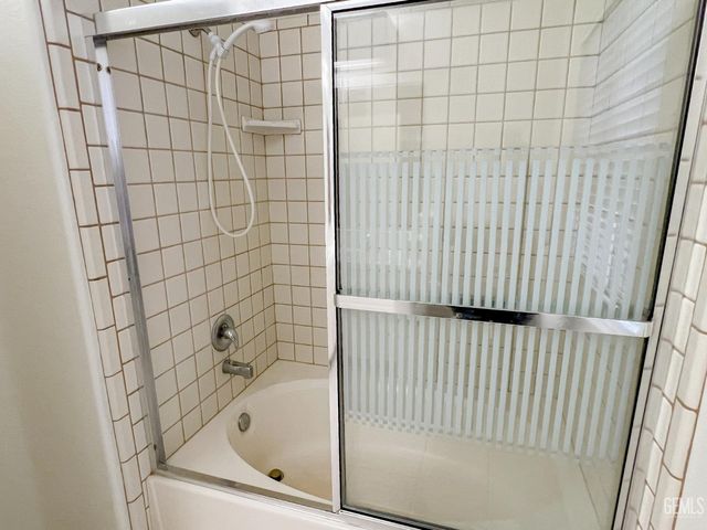 8713 Fox Creek Court, Bakersfield, CA 93312