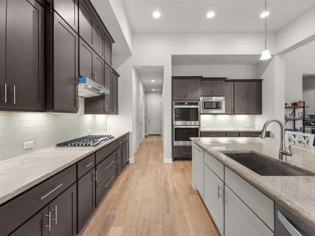 649 Bunker Ranch BLVD, Dripping Springs, TX 78620