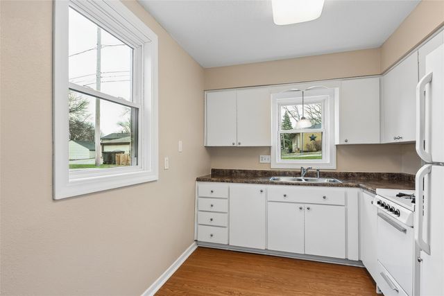 1101 Caulder Avenue, Des Moines, IA 50315