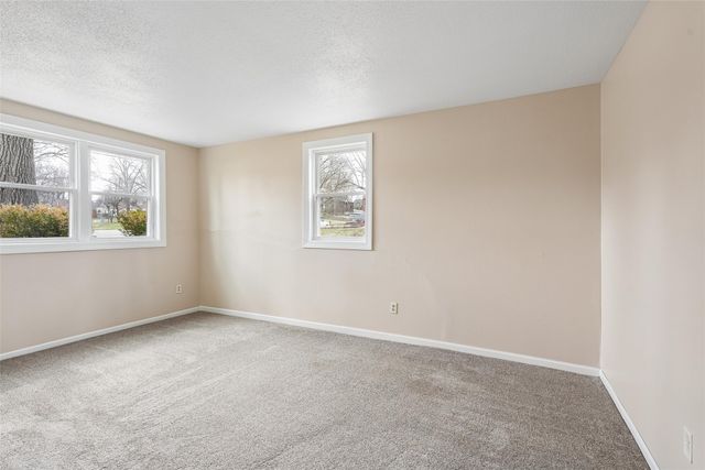 1101 Caulder Avenue, Des Moines, IA 50315