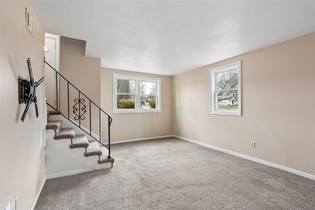 1101 Caulder Avenue, Des Moines, IA 50315