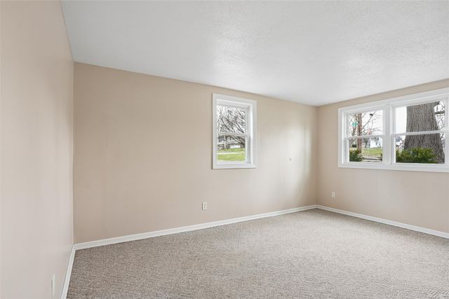 1101 Caulder Avenue, Des Moines, IA 50315