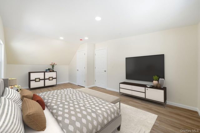 138 Calvert Avenue, Ronkonkoma, NY 11779