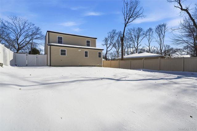 138 Calvert Avenue, Ronkonkoma, NY 11779