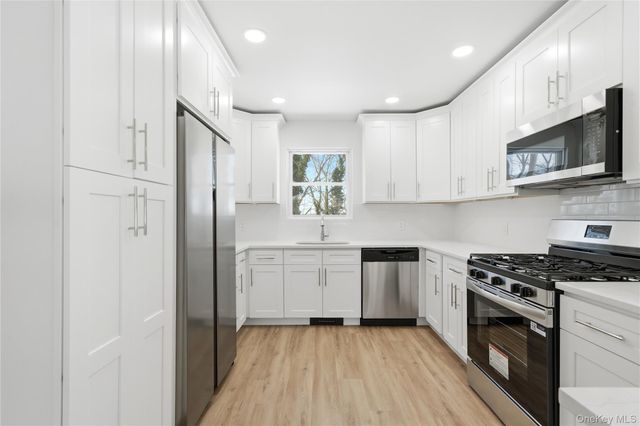 138 Calvert Avenue, Ronkonkoma, NY 11779