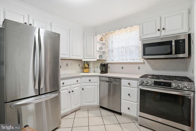 2609 ASHWOOD DR, Havertown, PA 19083