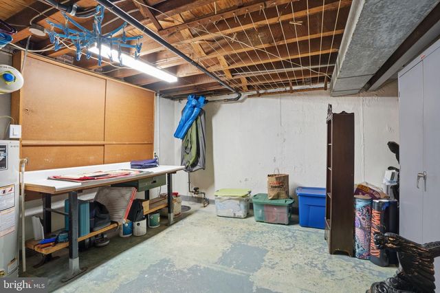 2609 ASHWOOD DR, Havertown, PA 19083