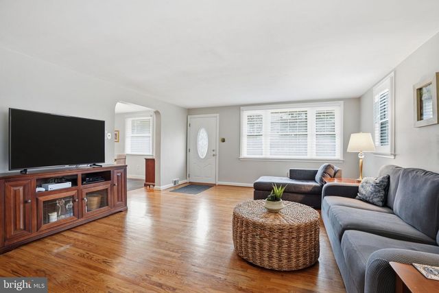 2609 ASHWOOD DR, Havertown, PA 19083