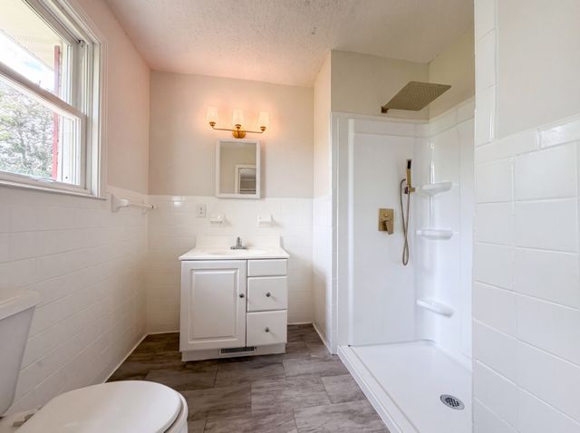 242 Kingswood Dr, Clarksville, TN 37043