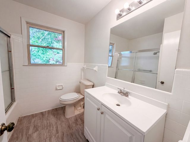 242 Kingswood Dr, Clarksville, TN 37043