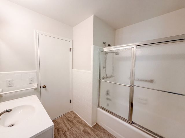 242 Kingswood Dr, Clarksville, TN 37043