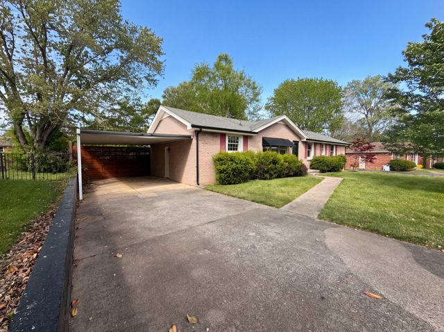 242 Kingswood Dr, Clarksville, TN 37043