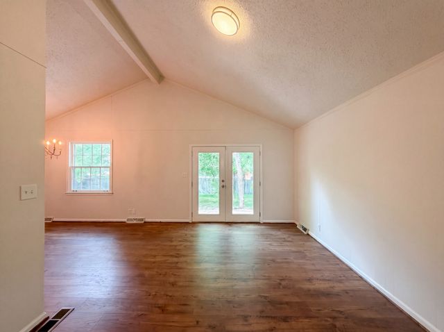 242 Kingswood Dr, Clarksville, TN 37043