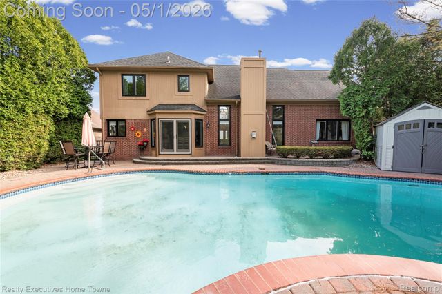 19985 Pine Cone Drive, Macomb Township, MI 48042