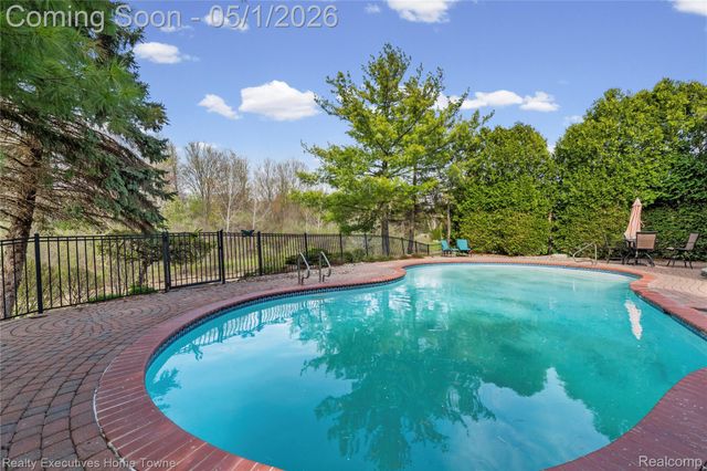 19985 Pine Cone Drive, Macomb Township, MI 48042