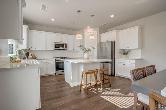 2944 Vermont Avenue, Clovis, CA 93619