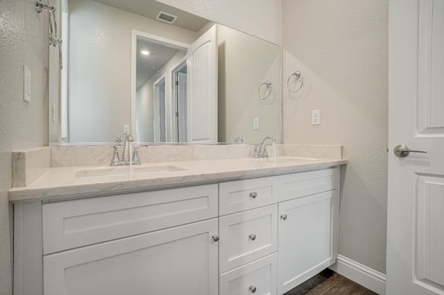 2944 Vermont Avenue, Clovis, CA 93619