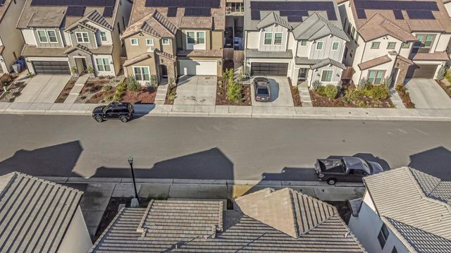 2944 Vermont Avenue, Clovis, CA 93619