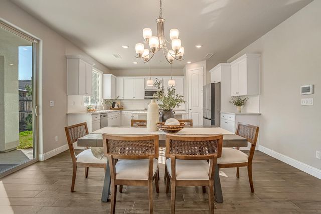 2944 Vermont Avenue, Clovis, CA 93619