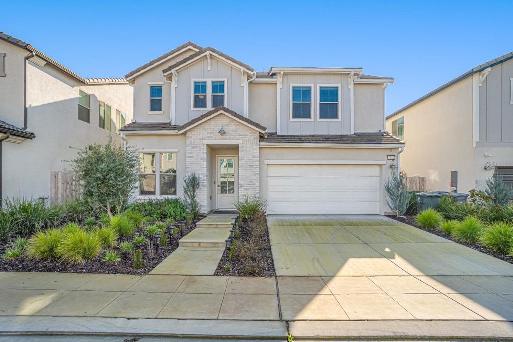 2944 Vermont Avenue, Clovis, CA 93619