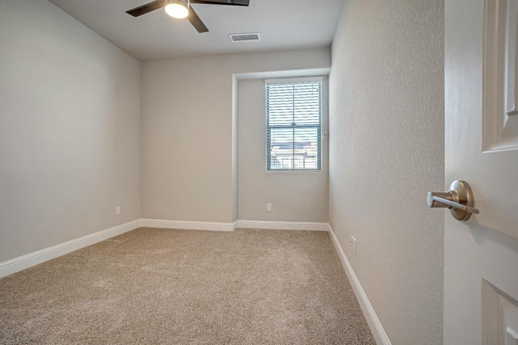 Image 33 of property listing at 2944 Vermont Avenue, Clovis, CA 93619