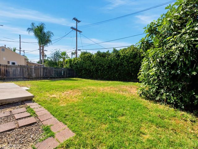 20457 Schoolcraft Street, Winnetka, CA 91306