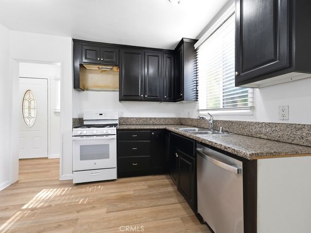 20457 Schoolcraft Street, Winnetka, CA 91306
