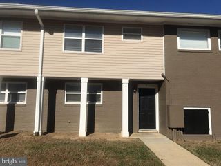 2050 NIKE DR #3, Waldorf, MD 20601