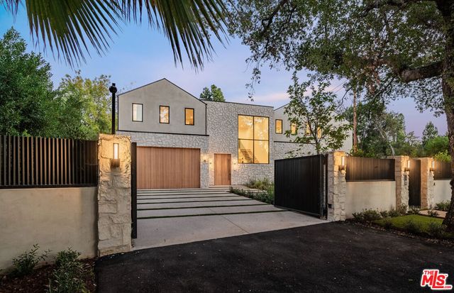 5064 Encino Avenue, Encino, CA 91316