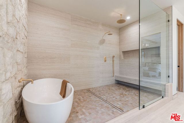 5064 Encino Avenue, Encino, CA 91316