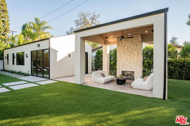 5064 Encino Avenue, Encino, CA 91316