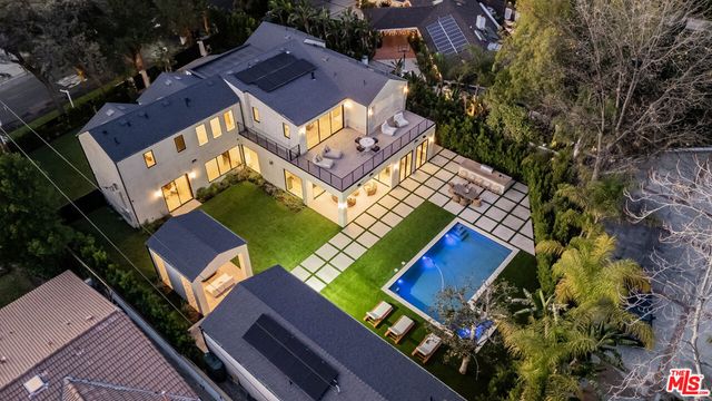 5064 Encino Avenue, Encino, CA 91316