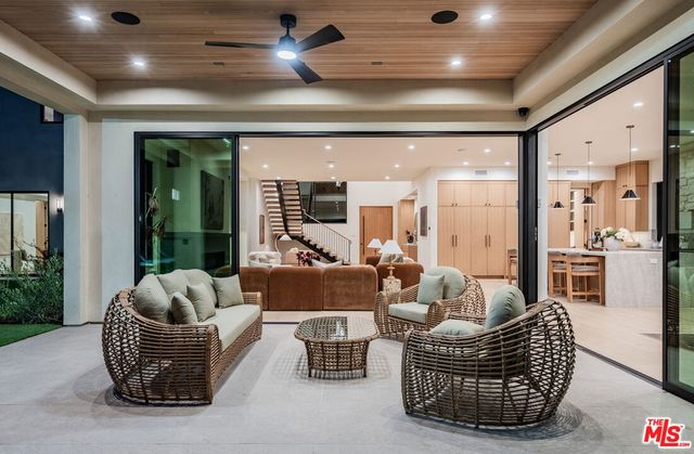 5064 Encino Avenue, Encino, CA 91316