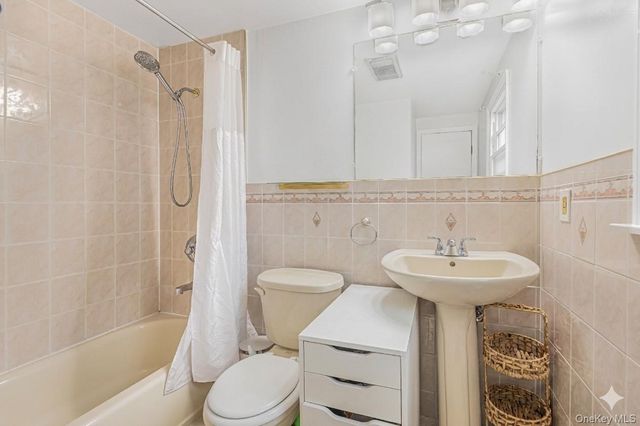 82 Riverdale Avenue, White Plains, NY 10607