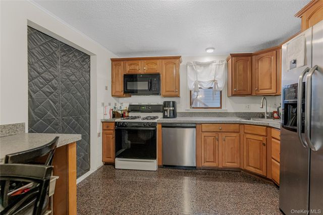 82 Riverdale Avenue, White Plains, NY 10607