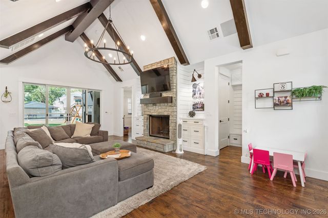 312 E Dallas Street, Broken Arrow, OK 74012