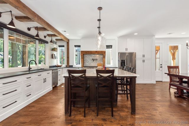 312 E Dallas Street, Broken Arrow, OK 74012