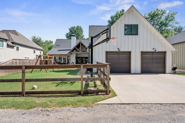 312 E Dallas Street, Broken Arrow, OK 74012