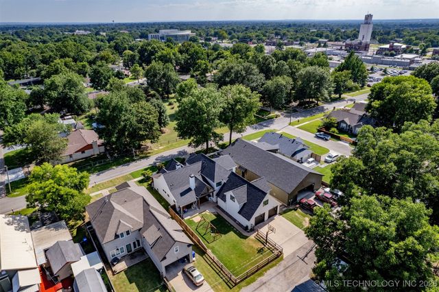 312 E Dallas Street, Broken Arrow, OK 74012