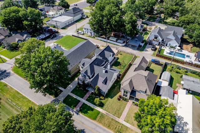 312 E Dallas Street, Broken Arrow, OK 74012