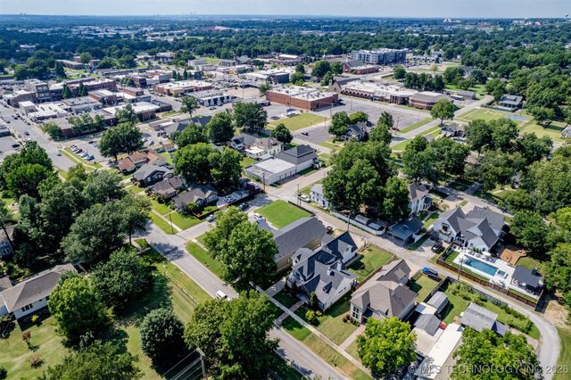 312 E Dallas Street, Broken Arrow, OK 74012