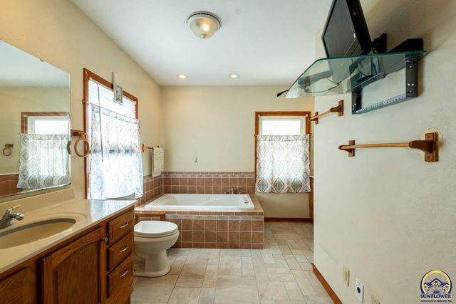 2347 SE Pennsylvania AVE, Topeka, KS 66604