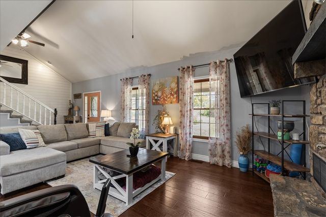 1111 Rocky Dell Road, Gravette, AR 72736