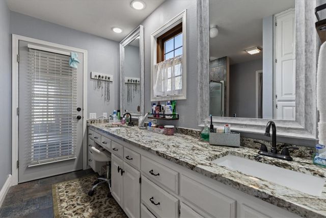 1111 Rocky Dell Road, Gravette, AR 72736