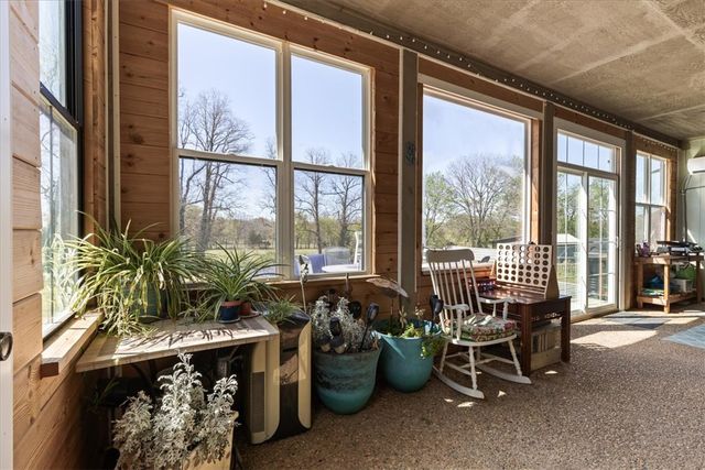 1111 Rocky Dell Road, Gravette, AR 72736