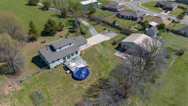 1111 Rocky Dell Road, Gravette, AR 72736