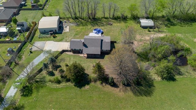 1111 Rocky Dell Road, Gravette, AR 72736