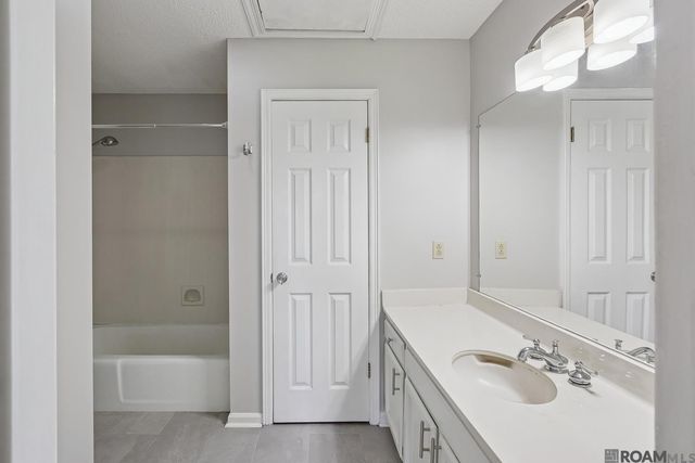 3325 Myrtle Grove Dr, Baton Rouge, LA 70810