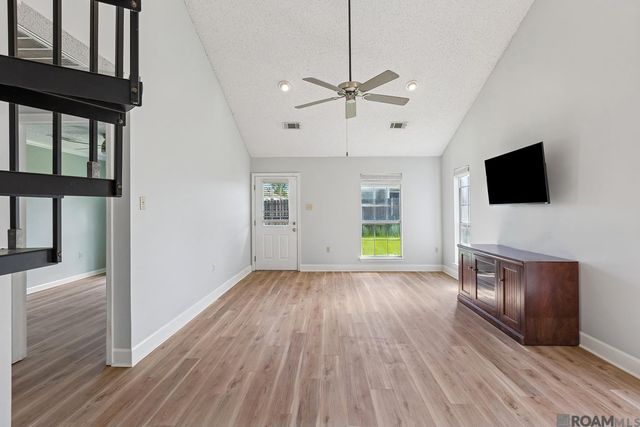 3325 Myrtle Grove Dr, Baton Rouge, LA 70810
